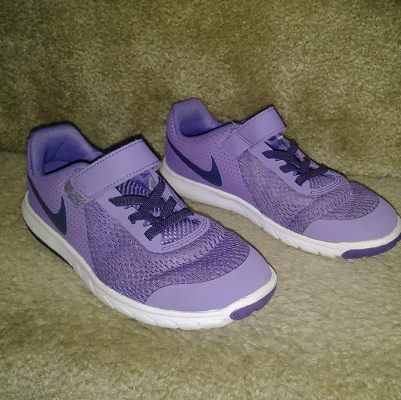 girls nike velcro